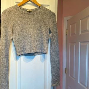 Long sleeve heather grey crop top
